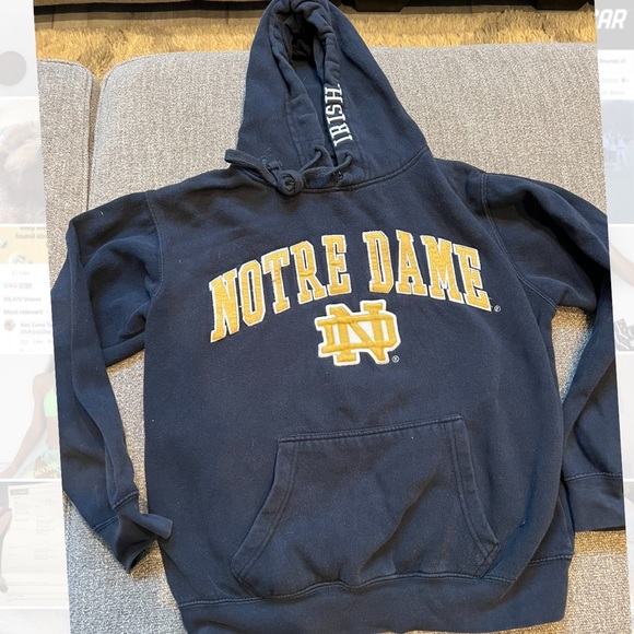 Notre Dame sweatshirt - Picture 2 of 2